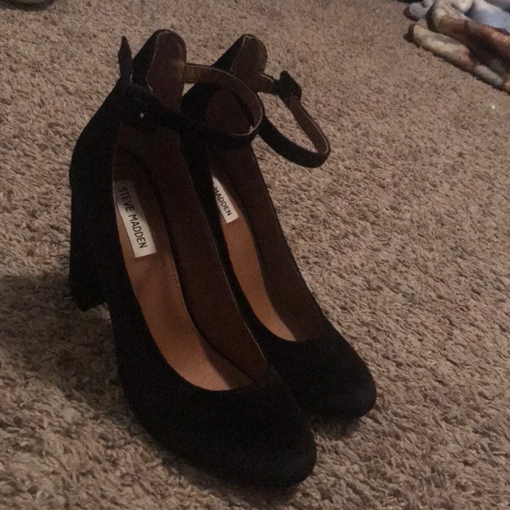 Black suede Steve Madden Heels